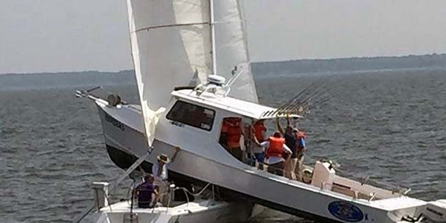 powerboat-sailboat-collision